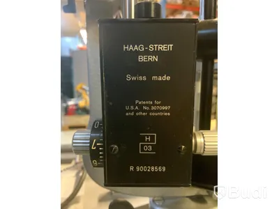 Optiker utrustning, undersökningsbord. Spaltlampa Haag-Streit 900.
